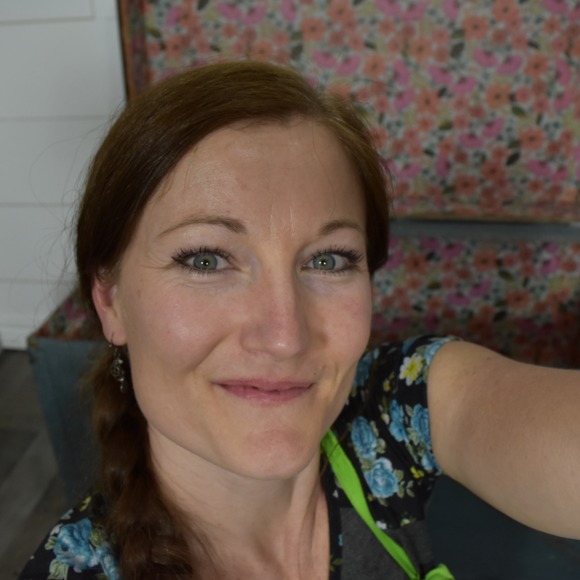 Meet your Posher, Amber - Picture 1 of 1